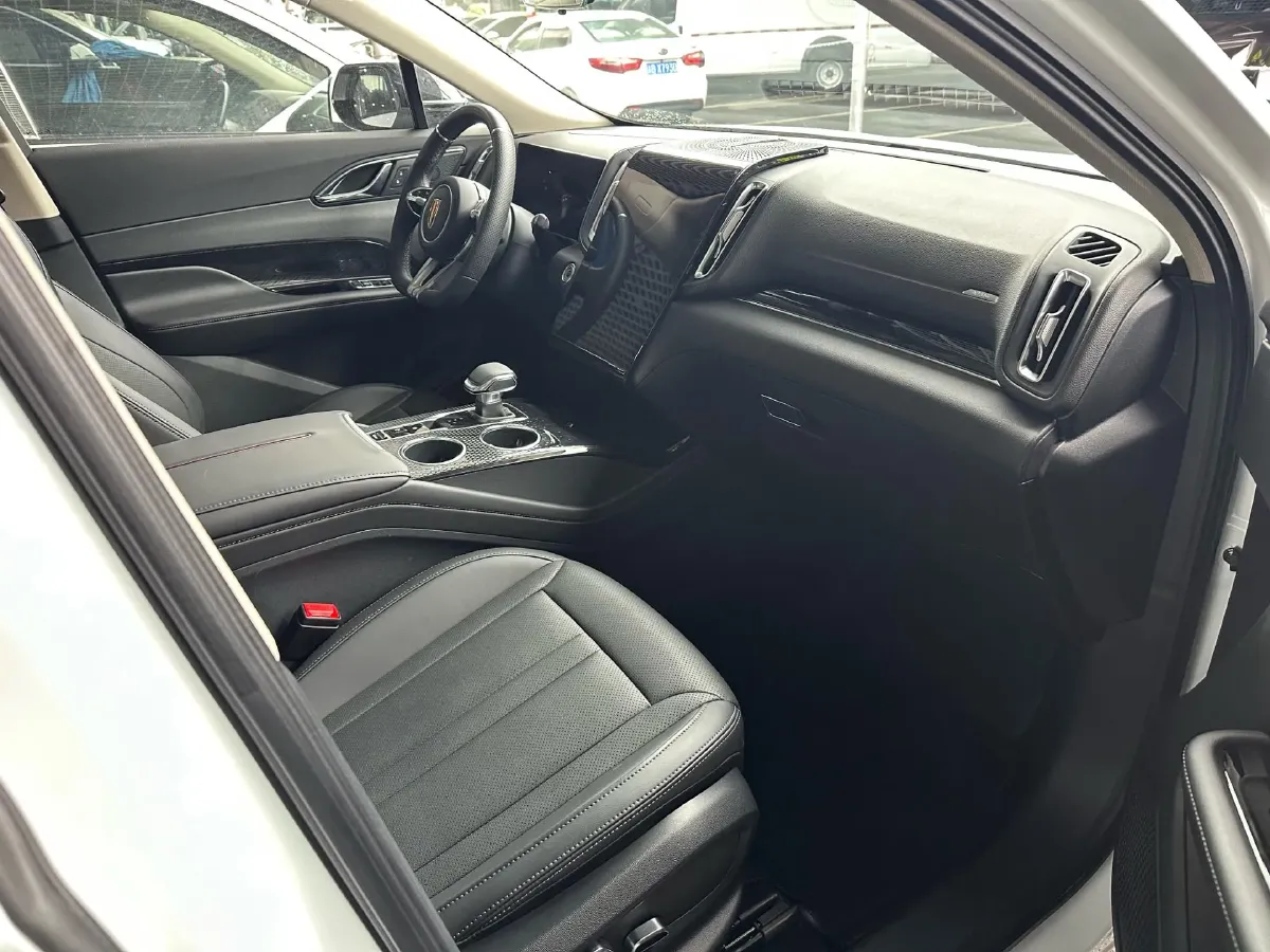 2024 HongQi HS3 1.5T 169HP L4 1DHT PHEV 18.4KWH,autocango,china used car exporter,china ev exporter,chinese used car exporter,chinese used ev exporter