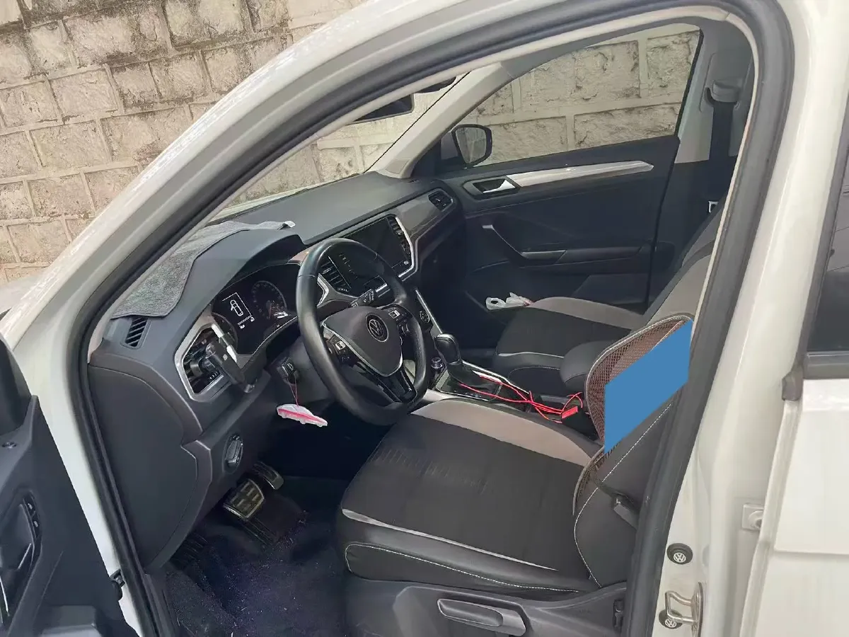 2022 Volkswagen T-Roc 1.4T 150HP L4 7DCT,autocango,china used car exporter,china ev exporter,chinese used car exporter,chinese used ev exporter