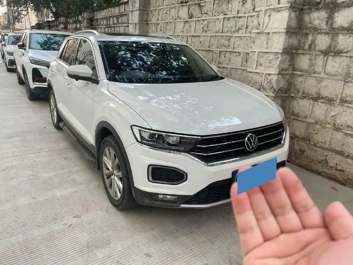 2022 Volkswagen T-Roc 1.4T 150HP L4 7DCT,autocango,china used car exporter,china ev exporter,chinese used car exporter,chinese used ev exporter