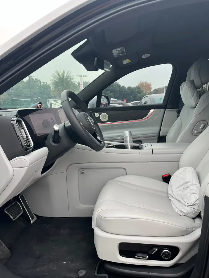 2024 AITO AITO M9 1.5T 152HP L4 REEV 52KWH,autocango,china used car exporter,china ev exporter,chinese used car exporter,chinese used ev exporter