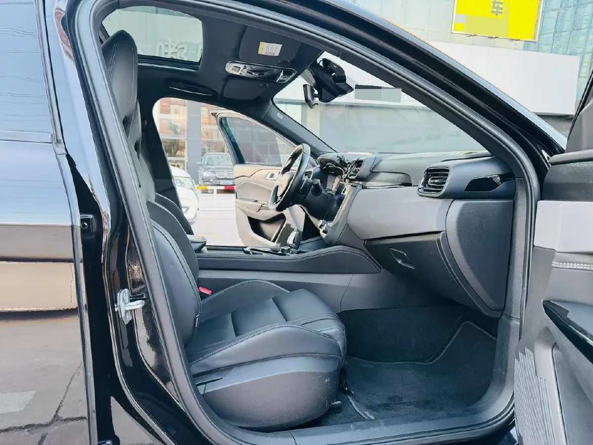 2022 LYNK&CO 03 1.5T 180HP L3 7DCT,autocango,china used car exporter,china ev exporter,chinese used car exporter,chinese used ev exporter