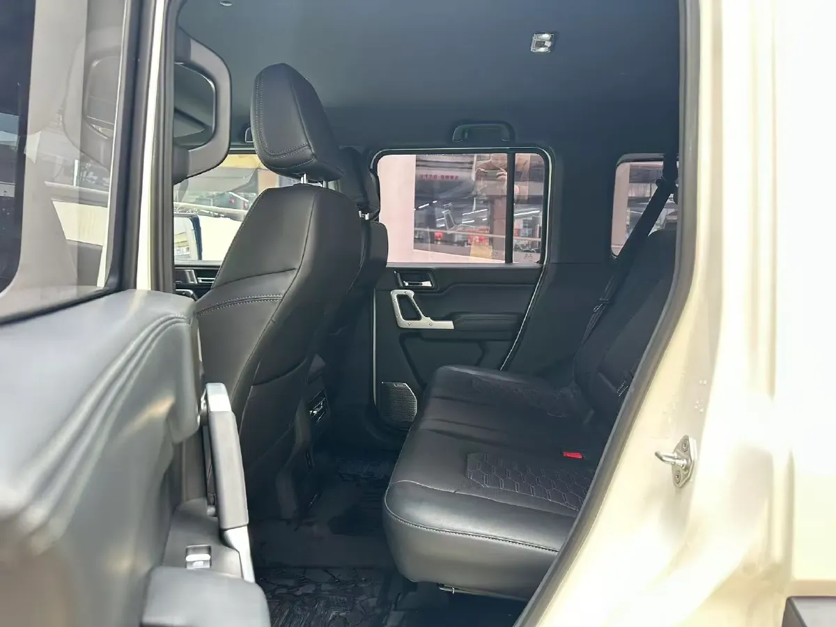 2024 212 212 T01 2.0T 252HP L4 8AT,autocango,china used car exporter,china ev exporter,chinese used car exporter,chinese used ev exporter