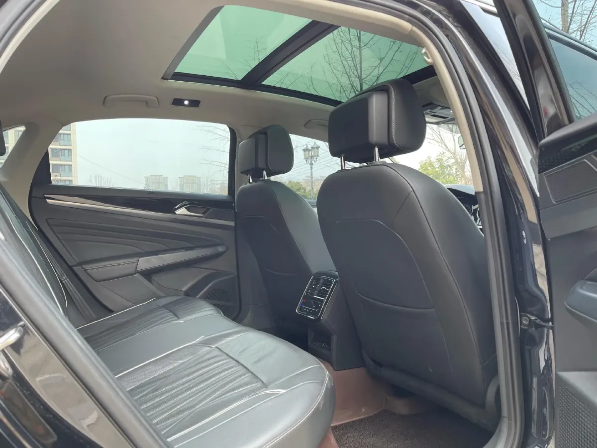 2023 Volkswagen Passat 2.0T 186HP L4 7DCT,autocango,china used car exporter,china ev exporter,chinese used car exporter,chinese used ev exporter