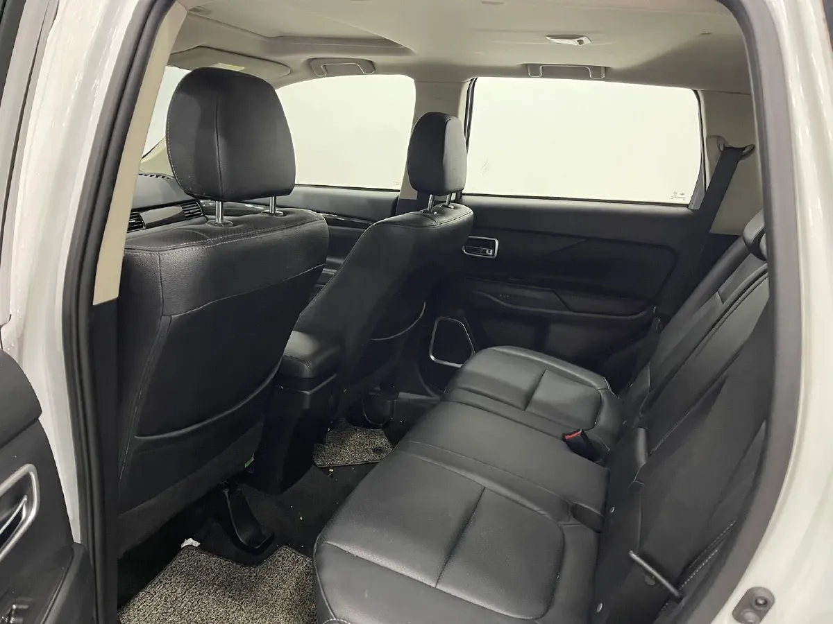 2018 Mitsubishi Outlander 2.0L 166HP L4 CVT,autocango,china used car exporter,china ev exporter,chinese used car exporter,chinese used ev exporter