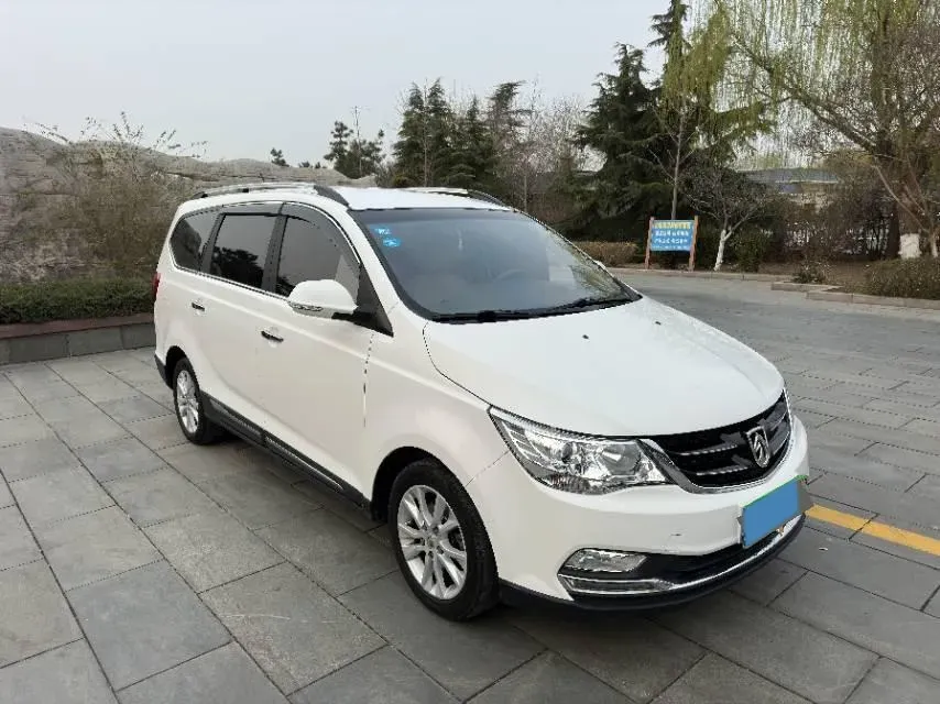 2016 BaoJun 560 1.5T 150HP L4 6MT,autocango,china used car exporter,china ev exporter,chinese used car exporter,chinese used ev exporter