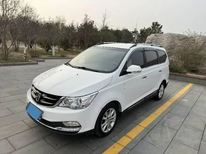 2016 BaoJun 560 1.5T 150HP L4 6MT,autocango,china used car exporter,china ev exporter,chinese used car exporter,chinese used ev exporter