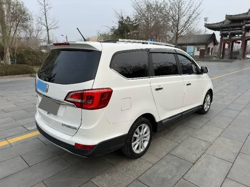 2016 BaoJun 560 1.5T 150HP L4 6MT,autocango,china used car exporter,china ev exporter,chinese used car exporter,chinese used ev exporter