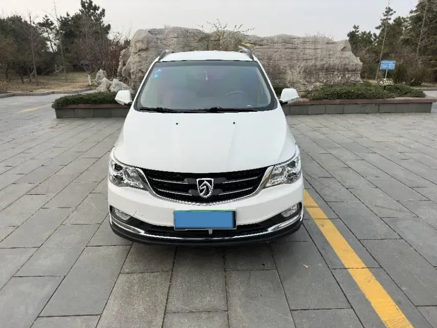 2016 BaoJun 560 1.5T 150HP L4 6MT,autocango,china used car exporter,china ev exporter,chinese used car exporter,chinese used ev exporter