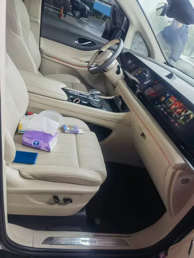 2022 Voyah Dream 1.5T 136HP L4 PHEV 25.57KWH,autocango,china used car exporter,china ev exporter,chinese used car exporter,chinese used ev exporter