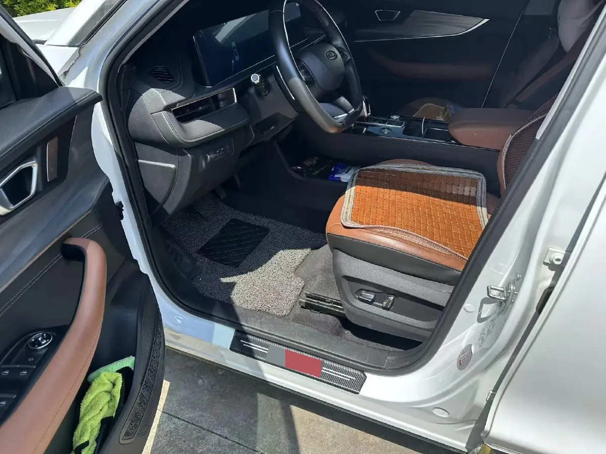 2021 Chery Tiggo 8 Plus 1.6T 197HP L4 7DCT,autocango,china used car exporter,china ev exporter,chinese used car exporter,chinese used ev exporter