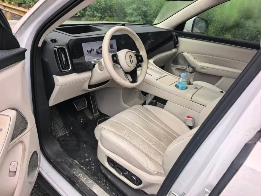 2025 AITO AITO M8 REEV 160HP REEV 53.4KWH,autocango,china used car exporter,china ev exporter,chinese used car exporter,chinese used ev exporter