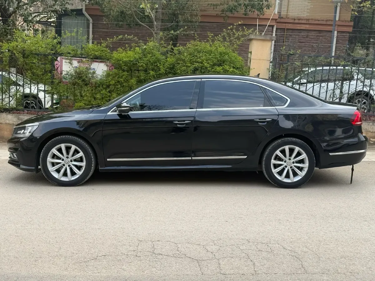 2017 Volkswagen Passat 1.8T 180HP L4 7DCT,autocango,china used car exporter,china ev exporter,chinese used car exporter,chinese used ev exporter