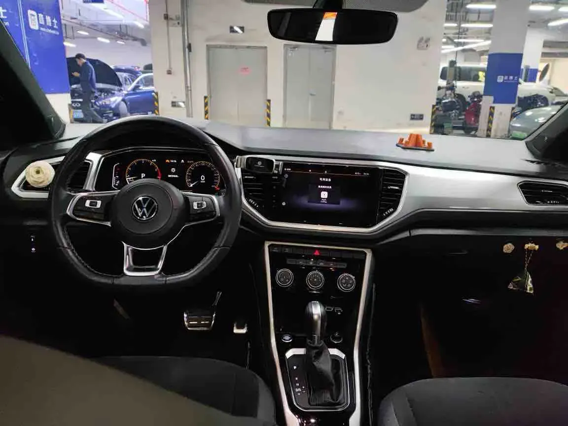 2022 Volkswagen T-Roc 1.4T 150HP L4 7DCT,autocango,china used car exporter,china ev exporter,chinese used car exporter,chinese used ev exporter