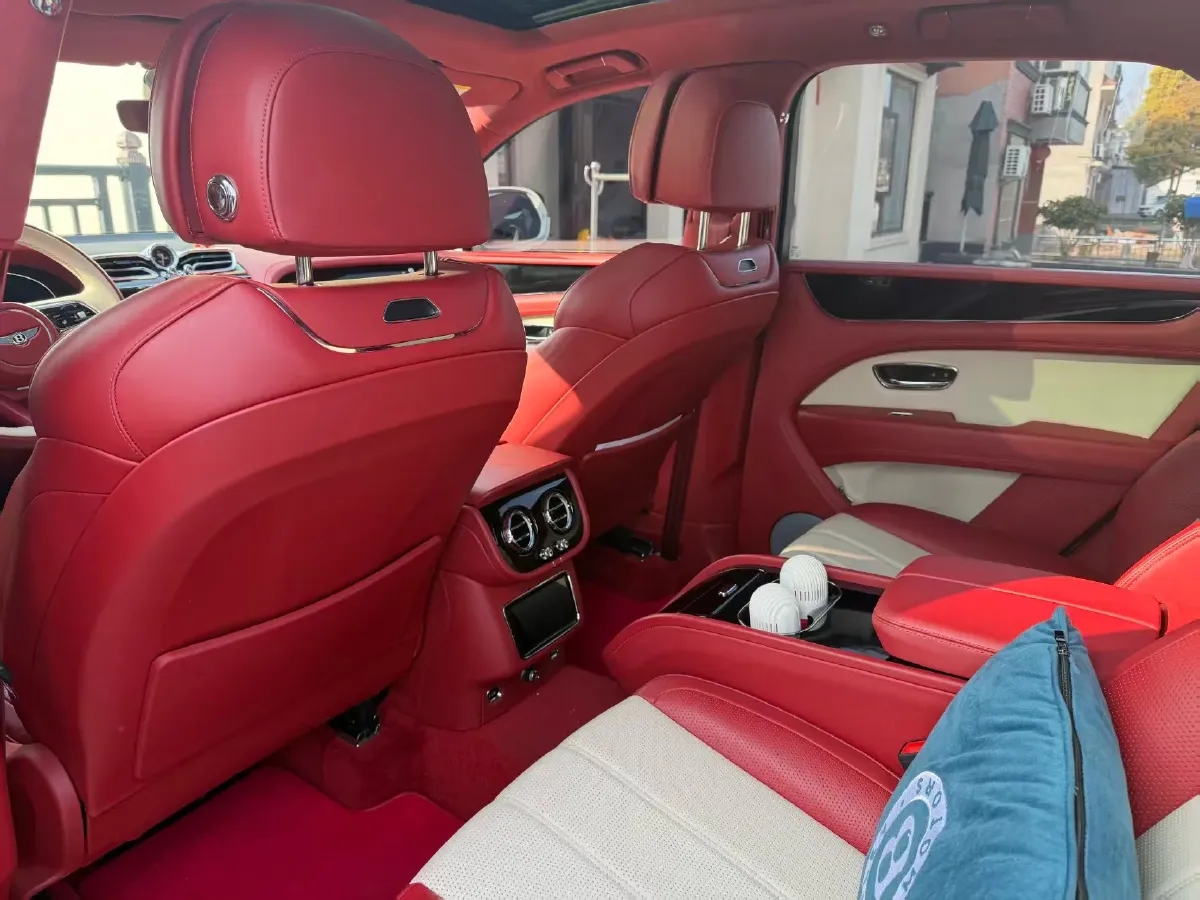 2022 Bentley Bentayga 4.0T 550HP V8 8AT,autocango,china used car exporter,china ev exporter,chinese used car exporter,chinese used ev exporter