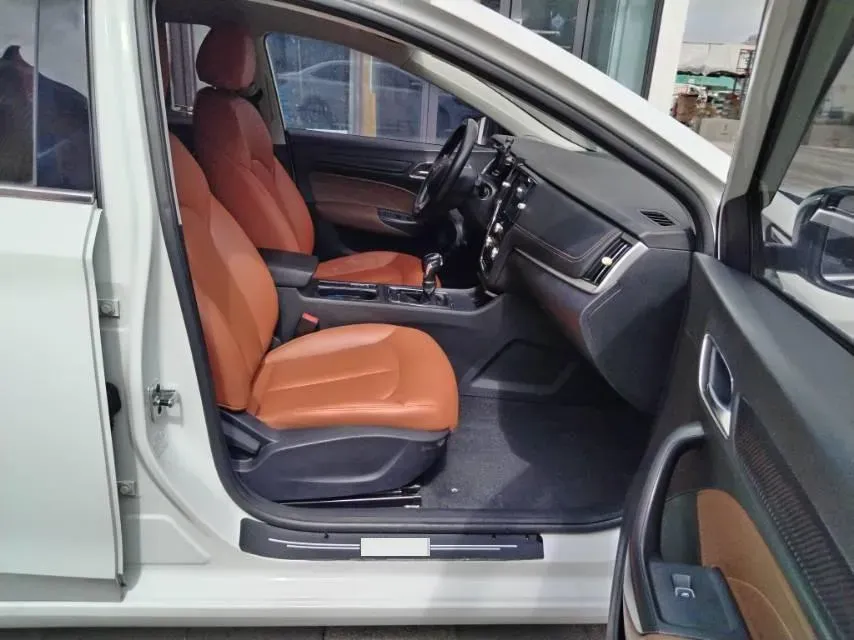 2019 Roewe i6 1.6L 125HP L4 CVT,autocango,china used car exporter,china ev exporter,chinese used car exporter,chinese used ev exporter