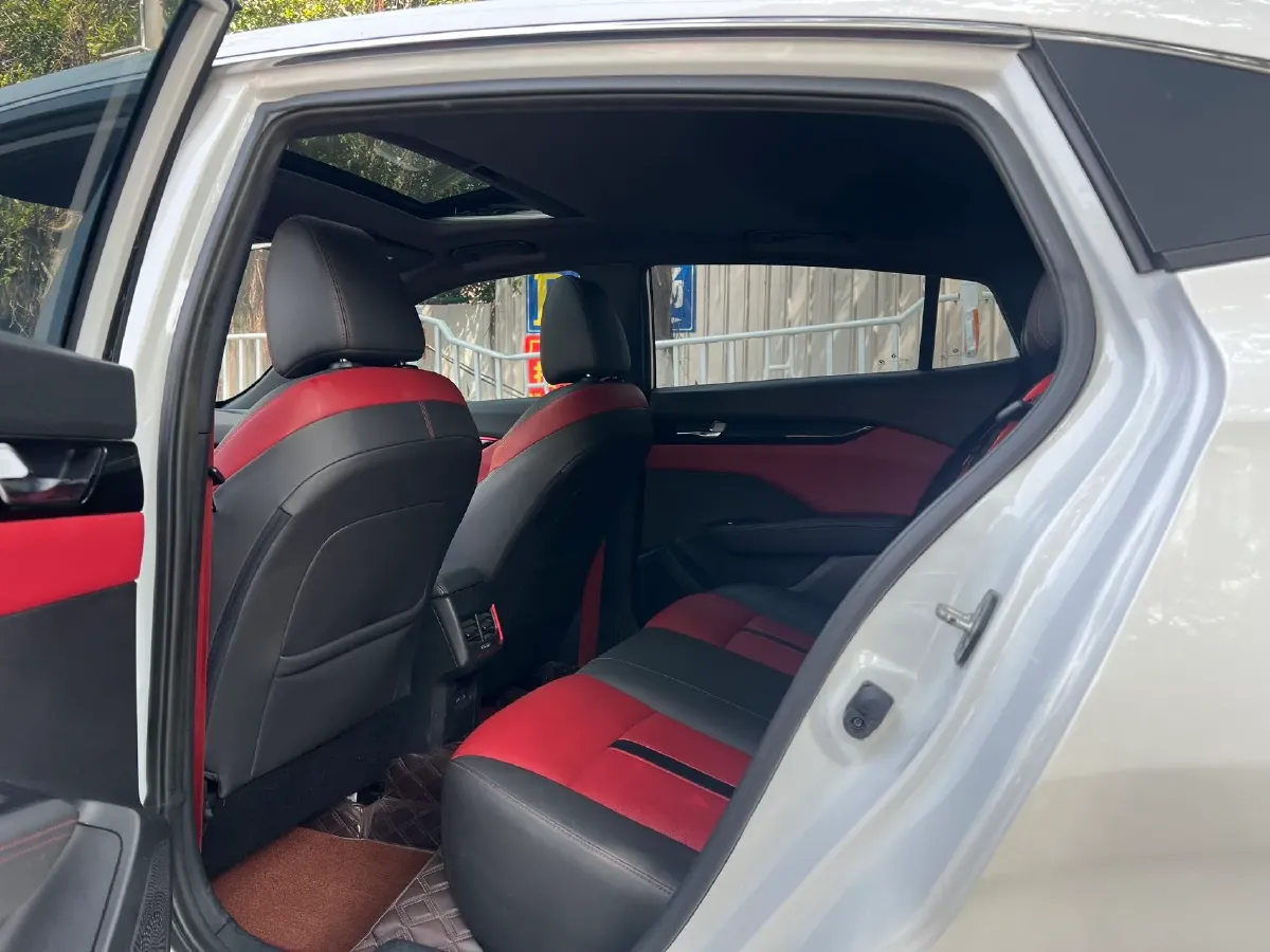 2021 DongFeng Aeolus YiXuan MAX 1.5T 190HP L4 7DCT,autocango,china used car exporter,china ev exporter,chinese used car exporter,chinese used ev exporter