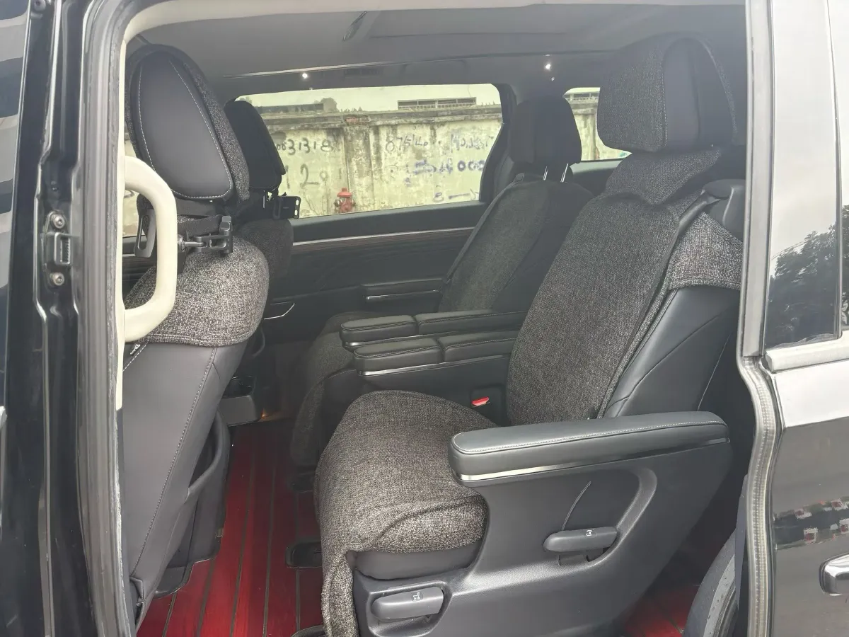 2021 GAC Trumpchi M8 2.0T 252HP L4 8AT,autocango,china used car exporter,china ev exporter,chinese used car exporter,chinese used ev exporter