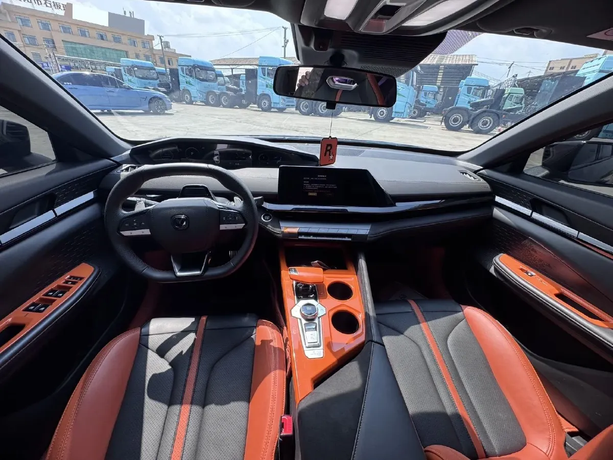 2024 ChangAn UNI-V 1.5T 188HP L4 7DCT,autocango,china used car exporter,china ev exporter,chinese used car exporter,chinese used ev exporter