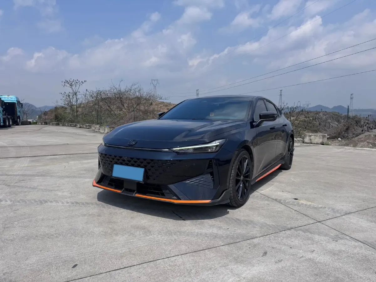 2024 ChangAn UNI-V 1.5T 188HP L4 7DCT,autocango,china used car exporter,china ev exporter,chinese used car exporter,chinese used ev exporter