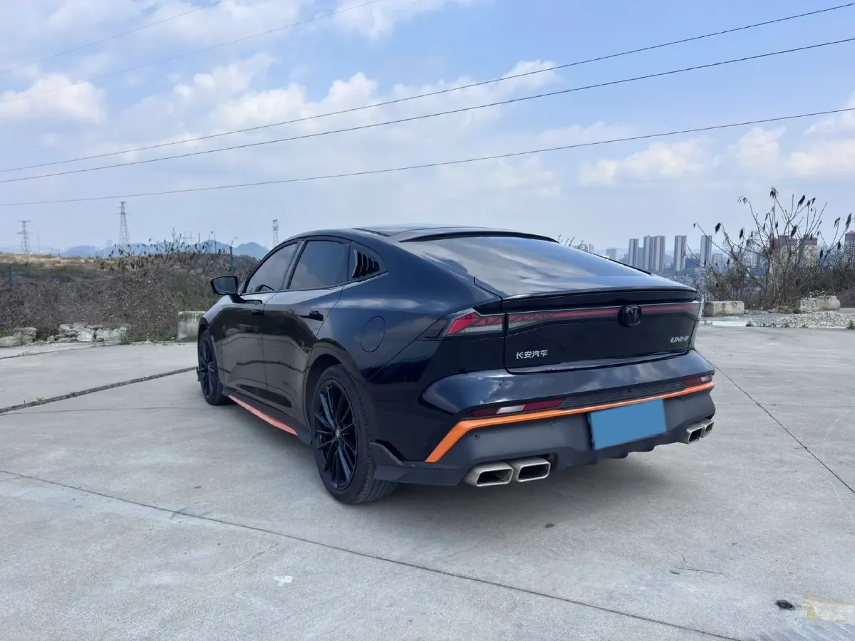 2024 ChangAn UNI-V 1.5T 188HP L4 7DCT,autocango,china used car exporter,china ev exporter,chinese used car exporter,chinese used ev exporter
