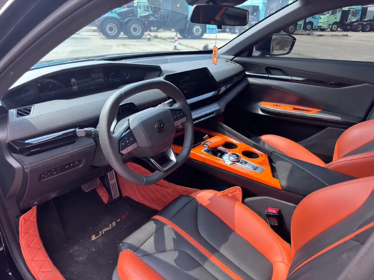 2024 ChangAn UNI-V 1.5T 188HP L4 7DCT,autocango,china used car exporter,china ev exporter,chinese used car exporter,chinese used ev exporter