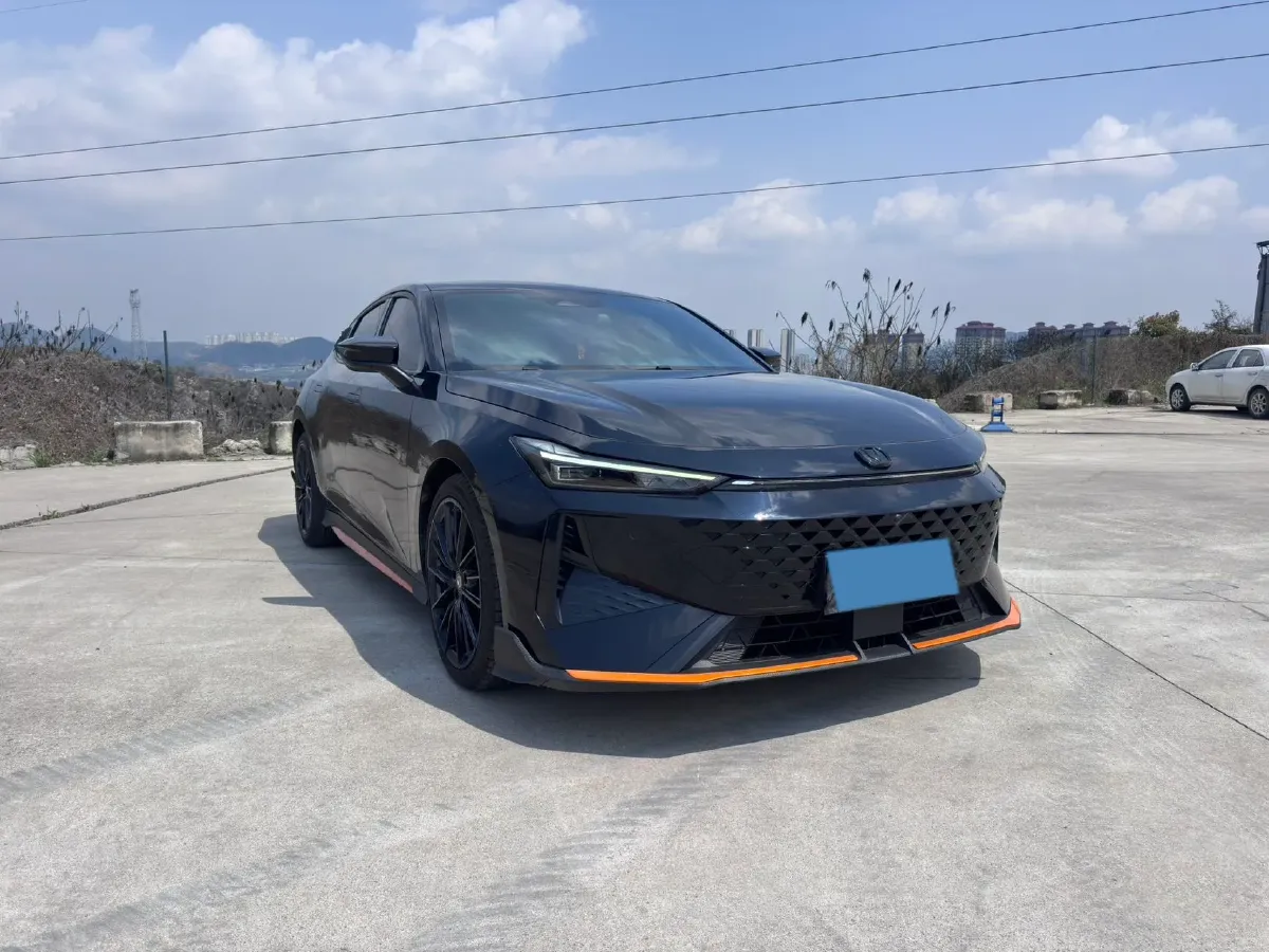 2024 ChangAn UNI-V 1.5T 188HP L4 7DCT,autocango,china used car exporter,china ev exporter,chinese used car exporter,chinese used ev exporter