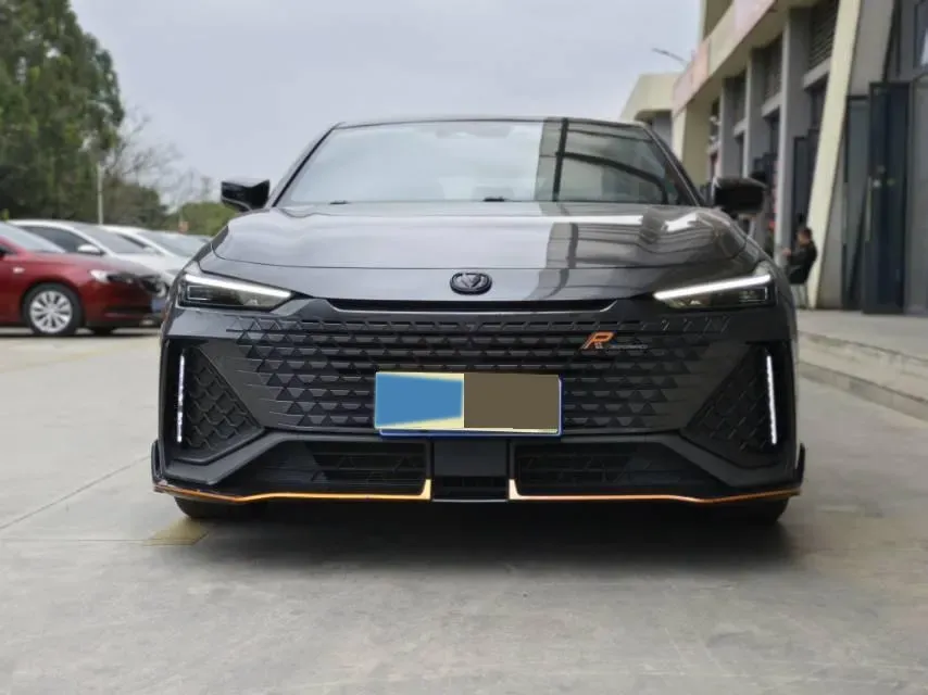 2022 ChangAn UNI-V 2.0T 233HP L4 8AT,autocango,china used car exporter,china ev exporter,chinese used car exporter,chinese used ev exporter