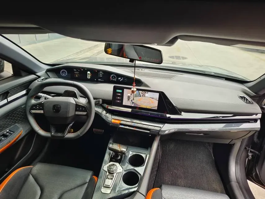 2022 ChangAn UNI-V 2.0T 233HP L4 8AT,autocango,china used car exporter,china ev exporter,chinese used car exporter,chinese used ev exporter