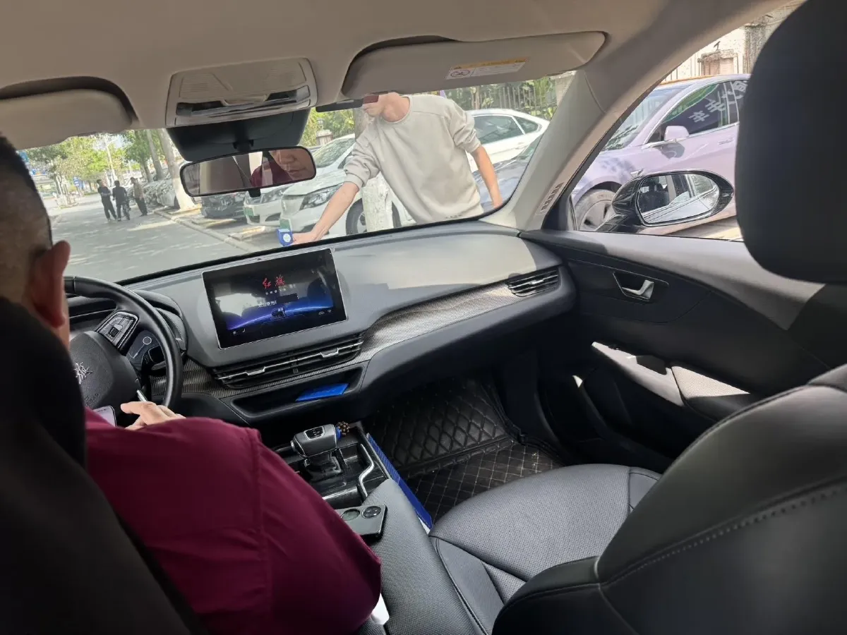 2024 HongQi E-QM5 BEV 60KWH,autocango,china used car exporter,china ev exporter,chinese used car exporter,chinese used ev exporter