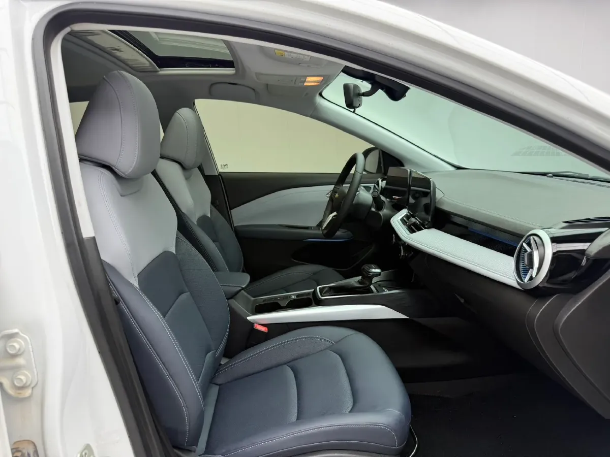 2024 Chevrolet Monza 1.5L 113HP L4 6DCT,autocango,china used car exporter,china ev exporter,chinese used car exporter,chinese used ev exporter