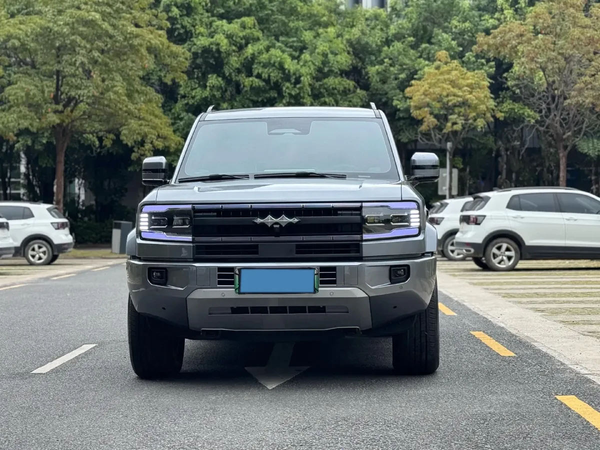 2025 FangChengBao Bao 5 1.5T 194HP L4 E-CVT PHEV 31.8KWH,autocango,china used car exporter,china ev exporter,chinese used car exporter,chinese used ev exporter