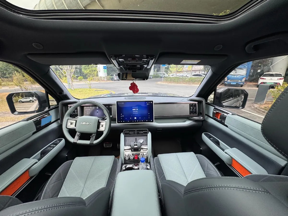 2025 FangChengBao Bao 5 1.5T 194HP L4 E-CVT PHEV 31.8KWH,autocango,china used car exporter,china ev exporter,chinese used car exporter,chinese used ev exporter