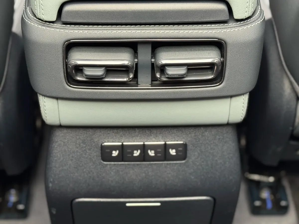 2025 FangChengBao Bao 5 1.5T 194HP L4 E-CVT PHEV 31.8KWH,autocango,china used car exporter,china ev exporter,chinese used car exporter,chinese used ev exporter