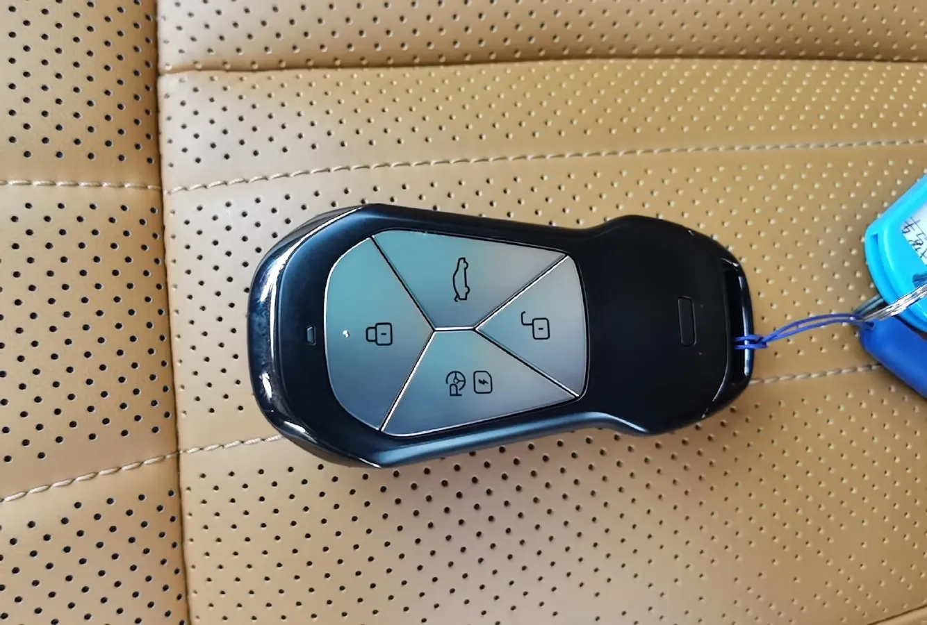 2025 Xpeng G9 BEV 79KWH,autocango,china used car exporter,china ev exporter,chinese used car exporter,chinese used ev exporter