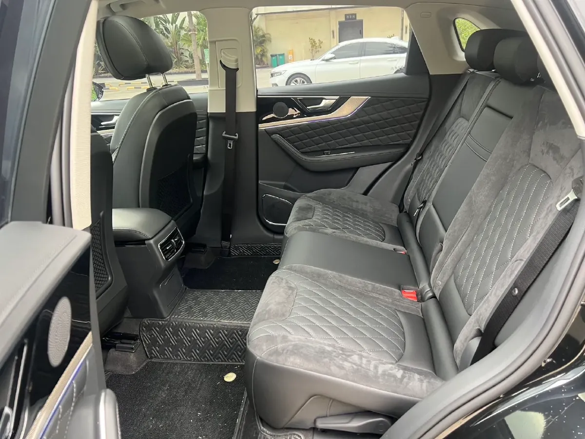 2022 HongQi HS5 2.0T 224HP L4 6AT,autocango,china used car exporter,china ev exporter,chinese used car exporter,chinese used ev exporter