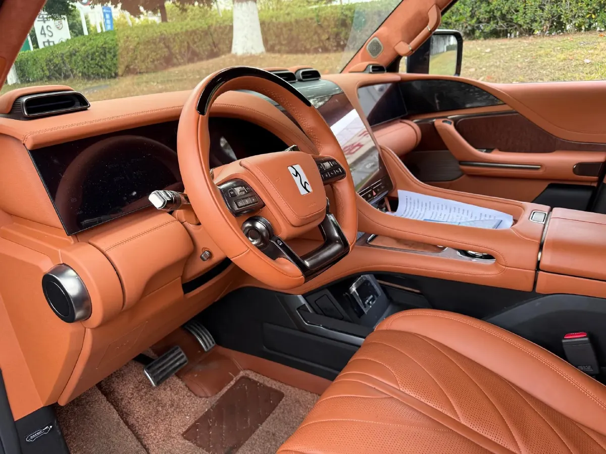 2023 YangWang U8 2.0T 272HP L4 REEV 49.05KWH,autocango,china used car exporter,china ev exporter,chinese used car exporter,chinese used ev exporter