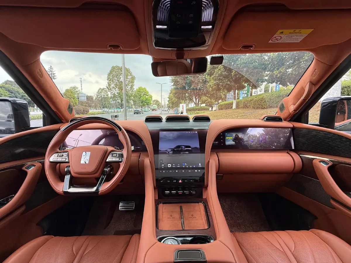 2023 YangWang U8 2.0T 272HP L4 REEV 49.05KWH,autocango,china used car exporter,china ev exporter,chinese used car exporter,chinese used ev exporter