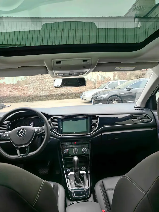 2019 Volkswagen T-Roc 1.4T 150HP L4 7DCT,autocango,china used car exporter,china ev exporter,chinese used car exporter,chinese used ev exporter