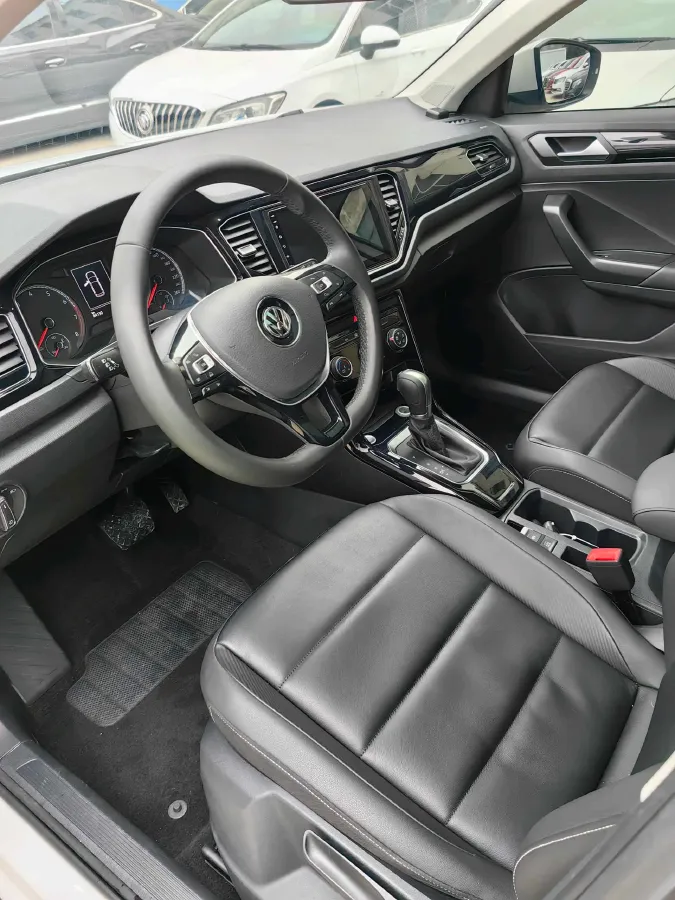 2019 Volkswagen T-Roc 1.4T 150HP L4 7DCT,autocango,china used car exporter,china ev exporter,chinese used car exporter,chinese used ev exporter