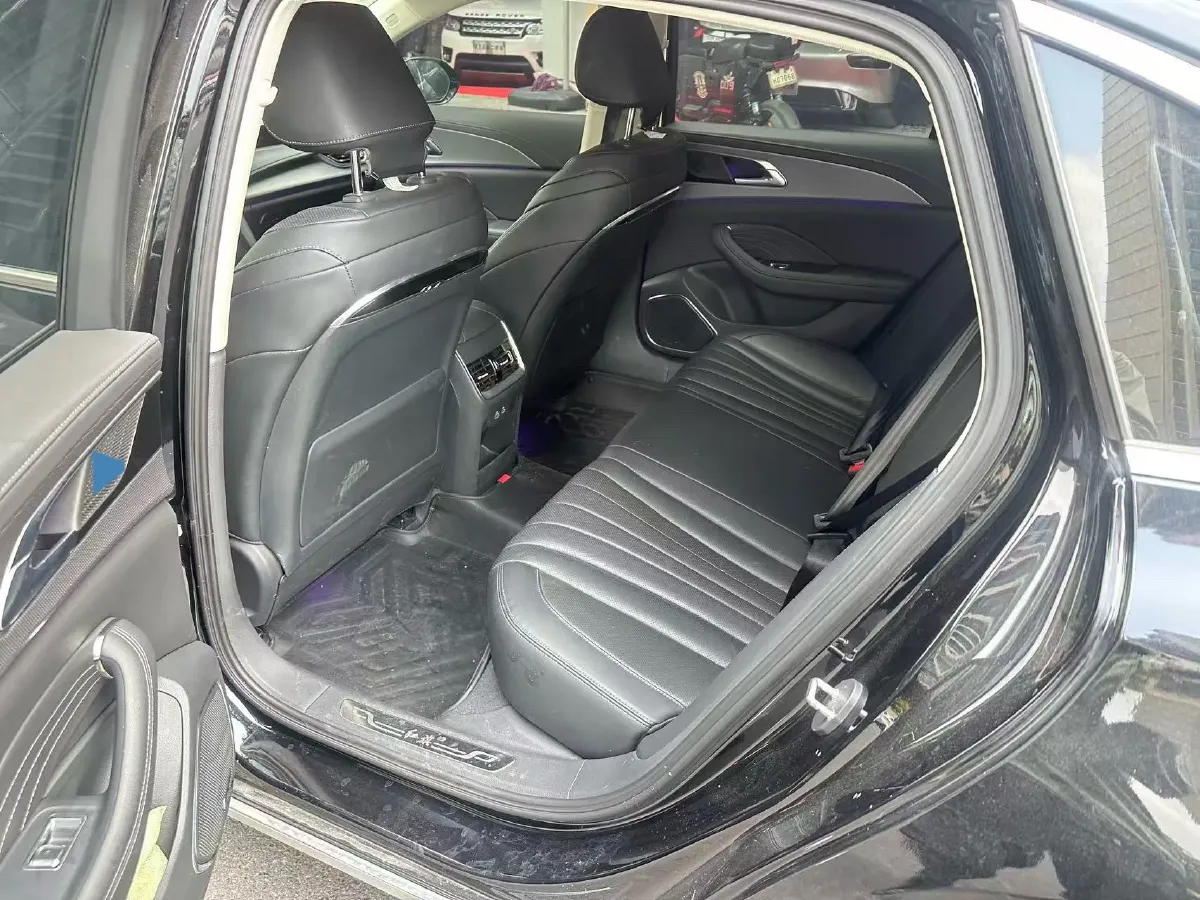 2023 HongQi H5 2.0T 224HP L4 8AT,autocango,china used car exporter,china ev exporter,chinese used car exporter,chinese used ev exporter