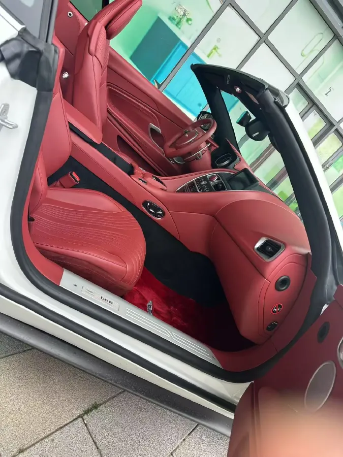 2022 Aston Martin DB11 4.0T 534HP V8 8AT,autocango,china used car exporter,china ev exporter,chinese used car exporter,chinese used ev exporter