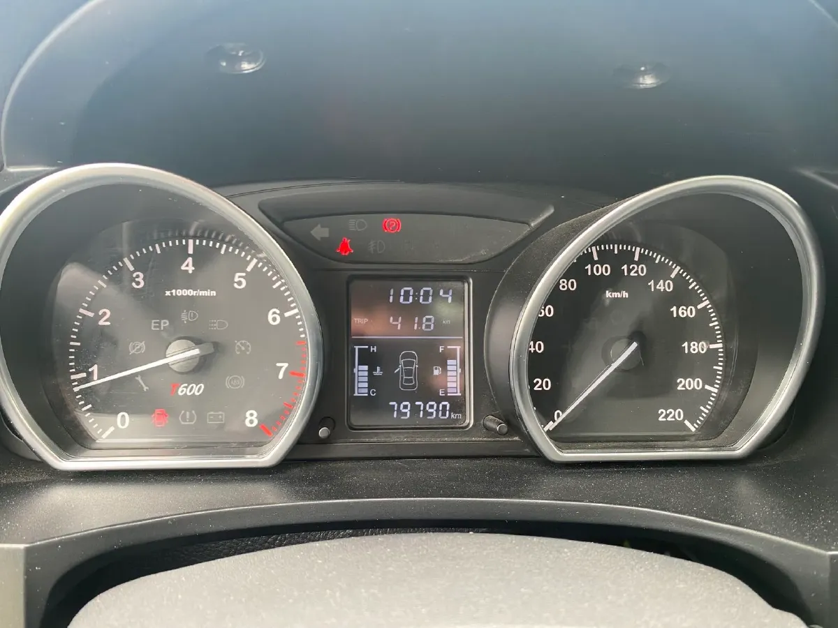 2017 BaoJun 560 1.5T 150HP L4 6MT,autocango,china used car exporter,china ev exporter,chinese used car exporter,chinese used ev exporter