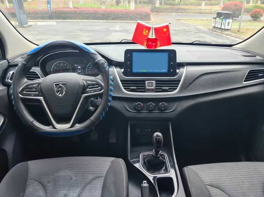 2019 BaoJun 730 1.5T 150HP L4 6MT,autocango,china used car exporter,china ev exporter,chinese used car exporter,chinese used ev exporter