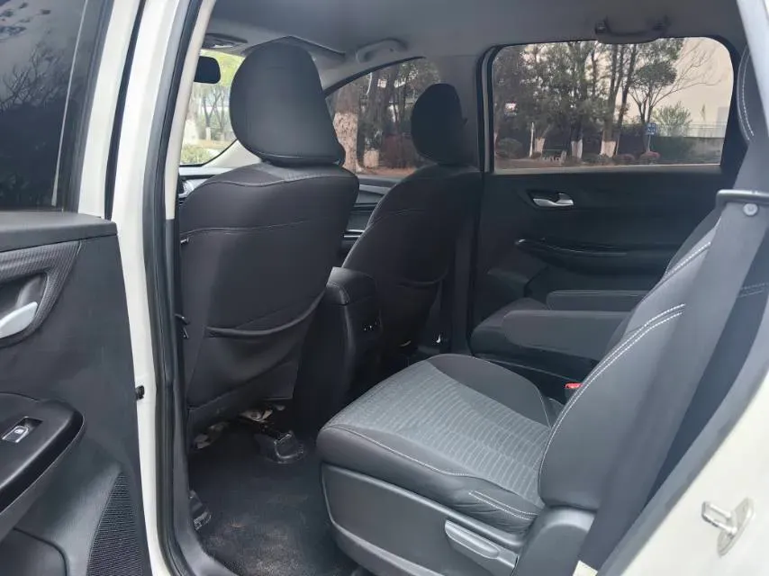 2019 BaoJun 730 1.5T 150HP L4 6MT,autocango,china used car exporter,china ev exporter,chinese used car exporter,chinese used ev exporter