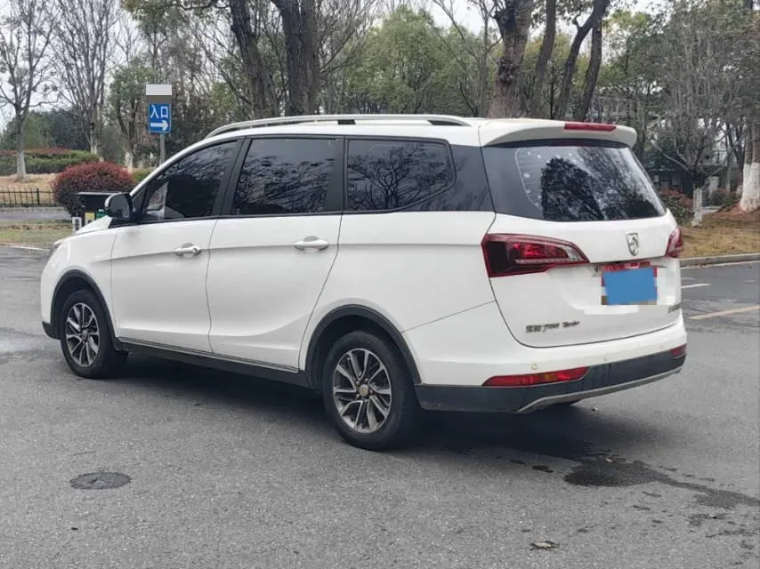 2019 BaoJun 730 1.5T 150HP L4 6MT,autocango,china used car exporter,china ev exporter,chinese used car exporter,chinese used ev exporter