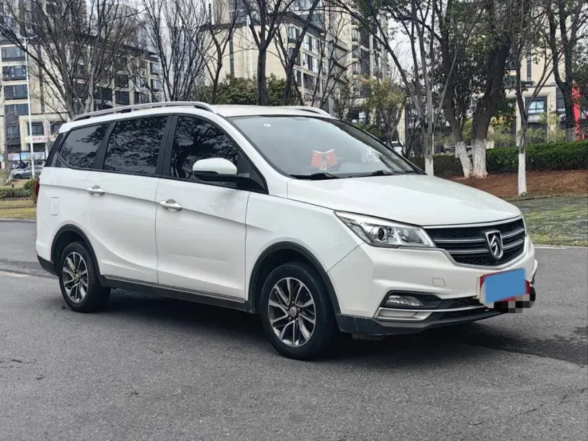 2019 BaoJun 730 1.5T 150HP L4 6MT,autocango,china used car exporter,china ev exporter,chinese used car exporter,chinese used ev exporter