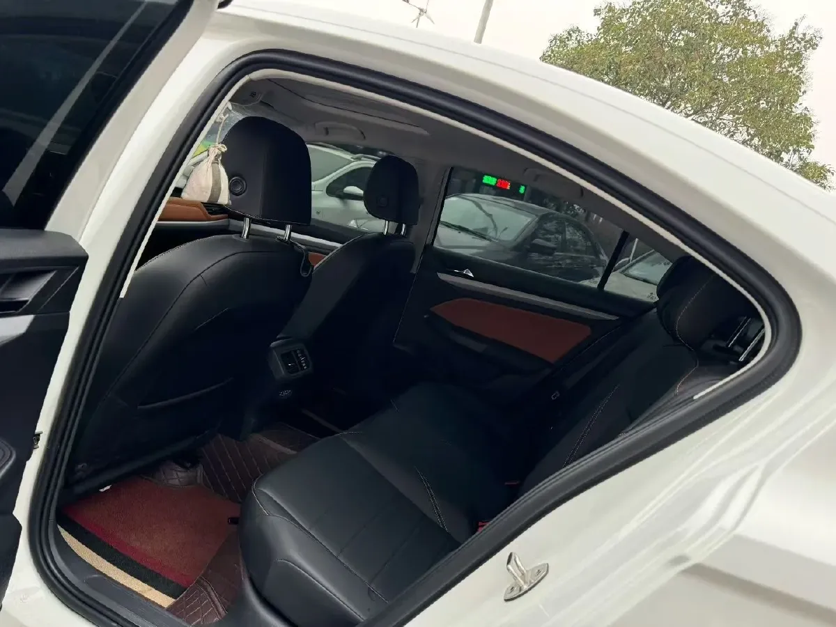 2025 Volkswagen Bora 1.2T 116HP L4 7DCT,autocango,china used car exporter,china ev exporter,chinese used car exporter,chinese used ev exporter