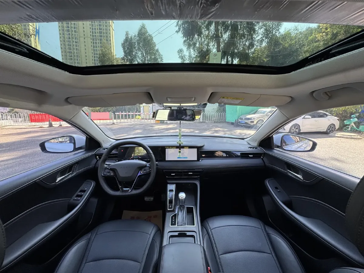 2023 Roewe i5 1.5L 129HP L4 CVT,autocango,china used car exporter,china ev exporter,chinese used car exporter,chinese used ev exporter