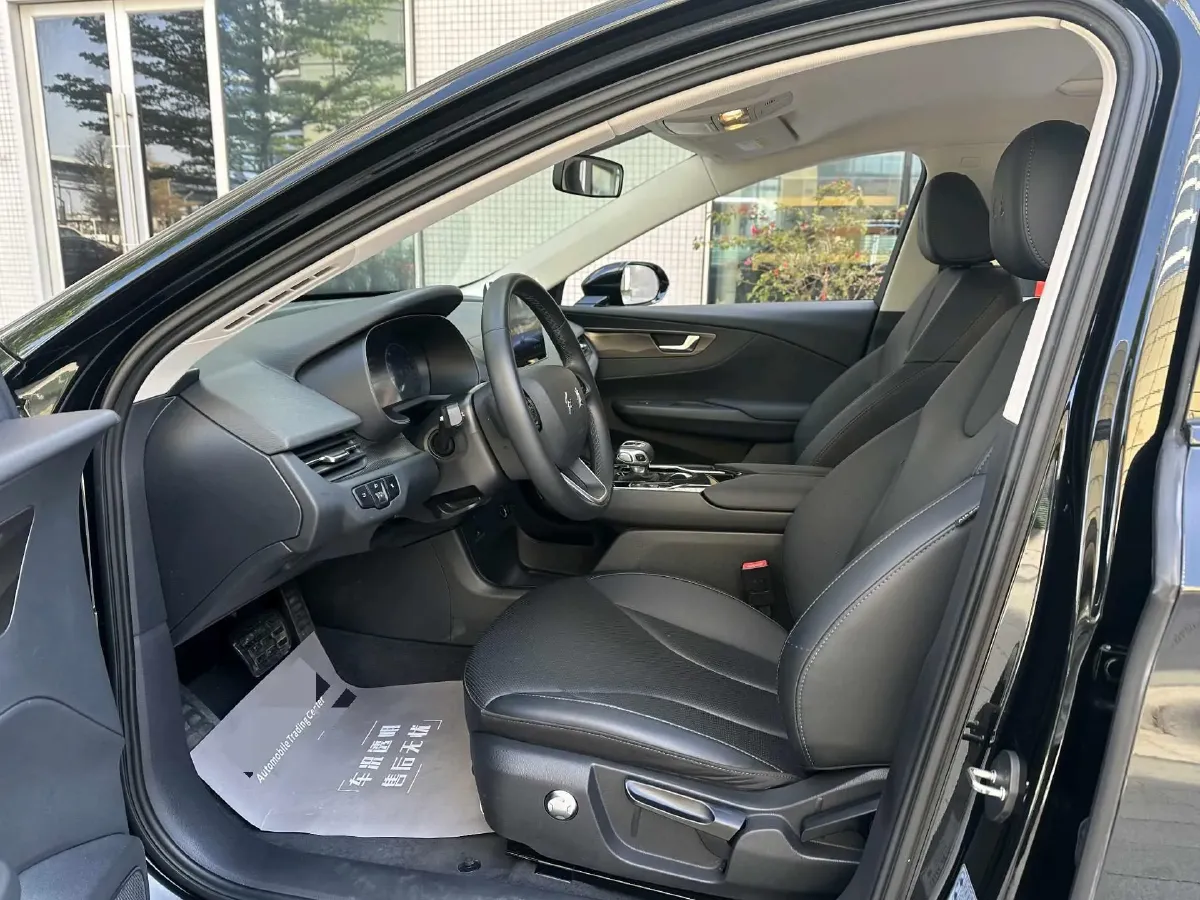 2022 HongQi E-QM5 BEV 54KWH,autocango,china used car exporter,china ev exporter,chinese used car exporter,chinese used ev exporter