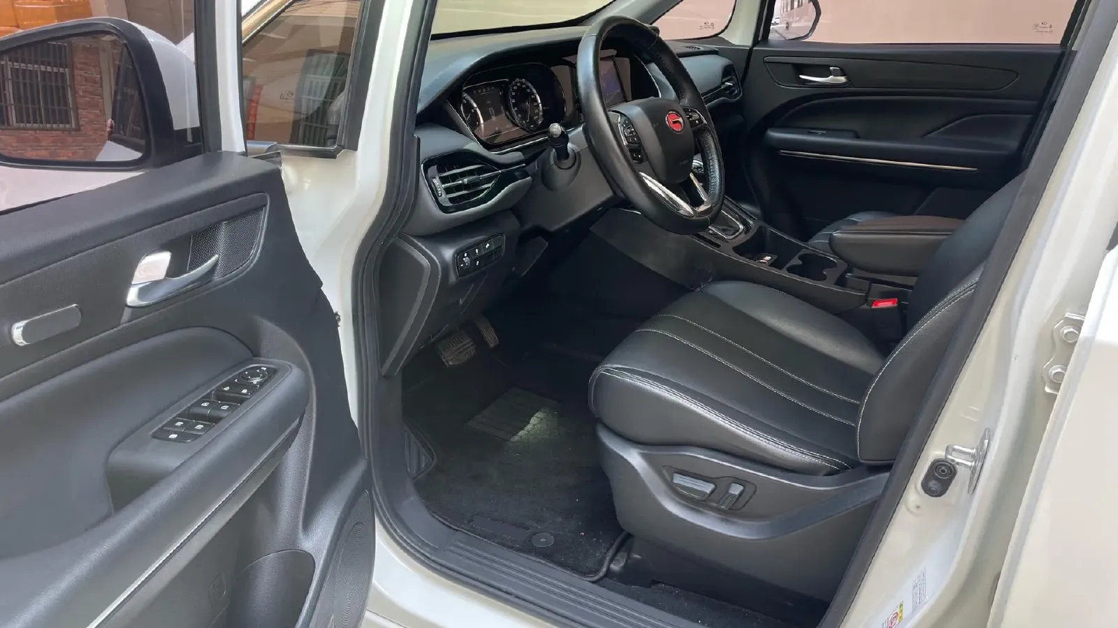 2021 GAC Trumpchi M6 1.5T 169HP L4 7DCT,autocango,china used car exporter,china ev exporter,chinese used car exporter,chinese used ev exporter